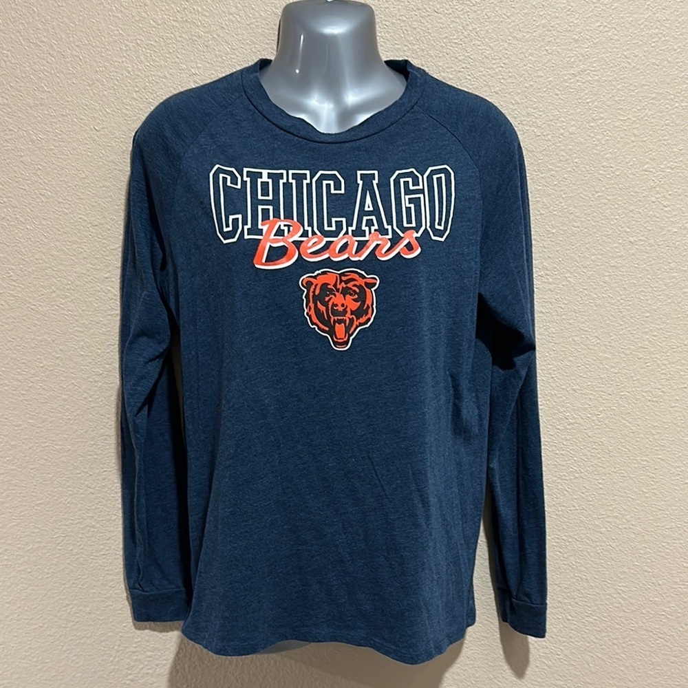 TEAM APPAREL Chicago Bears Navy Long Sleeve T-Shirt, Men’s S or Women’s M
